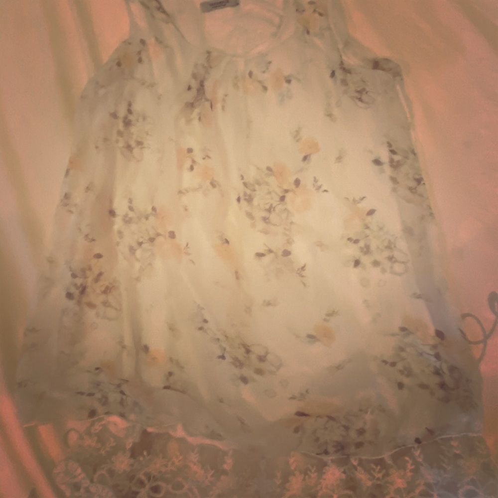 Flowy Tank